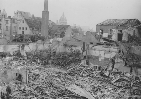 Afbeelding met buiten, gebouw, oud, foto

Automatisch gegenereerde beschrijving